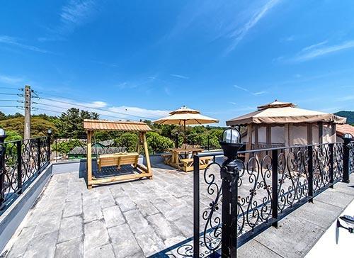 Dongbackdongsan Pension Jeju Exterior foto